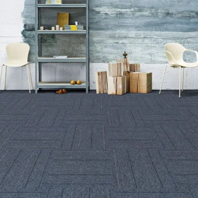 Piastrelle per tappeti per uffici commerciali 50x50 con stile moderno e supporto in PVC modulare di OEM