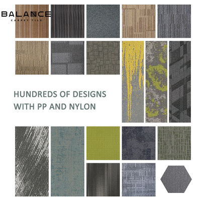 Abstract Modello Grigio Modulare Resistente al Fuoco Commerciale Ufficio Piastrelle per tappeti di nylon 50*50