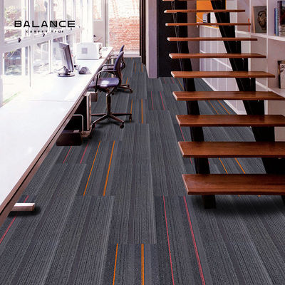 Moderno stile soundproof lavabili quadrati tappeti piastrelle per ufficio commerciale 25X100