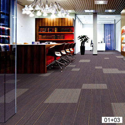 Sala commerciale Alto traffico Pp tappeto 50 * 50 Jacquard ufficio pavimento Bitume supporto tappeto piastrelle biblioteca