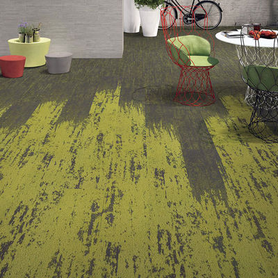 Abstract Pattern 100% Nylon 6 Pvc Carpet Tile per spazi commerciali in giallo