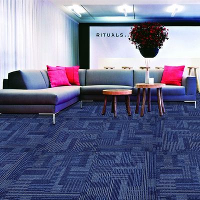 Sala riunioni grigio resistente al fuoco ufficio commerciale modulare piastrelle di tappeto di nylon 50*50
