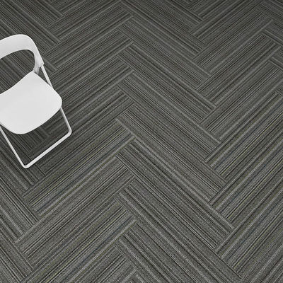 Puzzle personalizzato a prova di fuoco Piano a strisce Jacquard Design cuscinato PP Materiale tappeto piastrella
