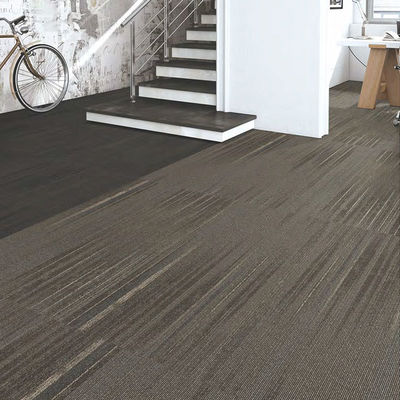 Commerciale 18x36in Moderne piastrelle di tappeto Piastrelle di traffico pesante Fabbricazione di tappeti100% Tapis di nylon Moquette
