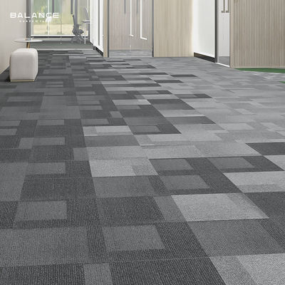 50x50 Piastrelle di tappeto per ufficio commerciale spesse in nylon con costruzione a pila a cicli multilivello
