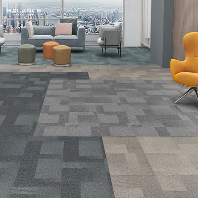 50x50 Piastrelle di tappeto per ufficio commerciale spesse in nylon con costruzione a pila a cicli multilivello