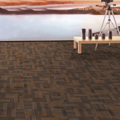 Pavimenti per uffici commerciali 50*50 cm tappeti con supporto in PVC e peso di 528 g/mq