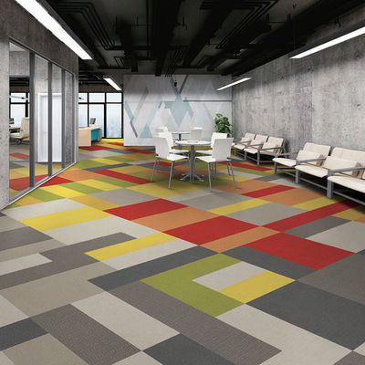 Tappeti di alta qualità di nylon PP piastrelle di tappeti commerciali per decorazioni personalizzate camere d'albergo