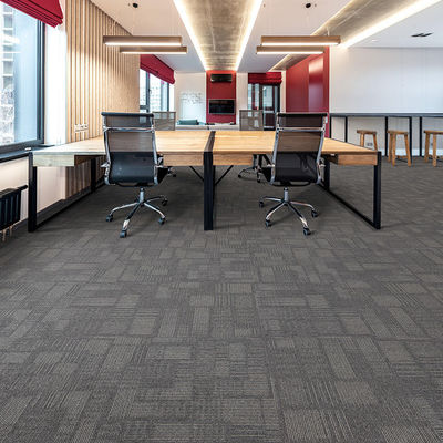 Portali impermeabili in nylon quadrato o rettangolare forma PVC modulare Office Carpet Tile 50*50cm