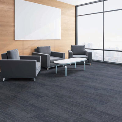 Piastrelle per tappeti commerciali con design moderno e supporto impermeabile