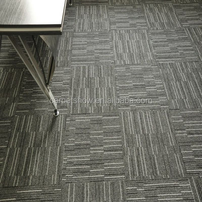 Piastrelle di tappeto modulari in PVC 100% in polipropilene per pavimenti per preghiere in ufficio