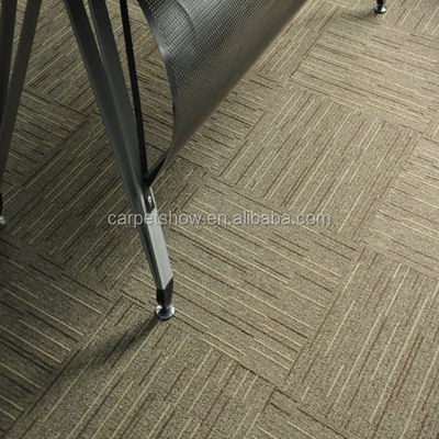 Piastrelle di tappeto modulari in PVC 100% in polipropilene per pavimenti per preghiere in ufficio