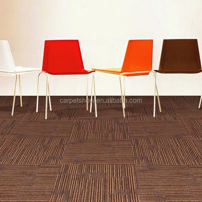 50*50cm Tufted Moderno Office PP Carpet Tile con bellissimo colore