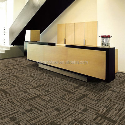 50*50cm Tufted Moderno Office PP Carpet Tile con bellissimo colore