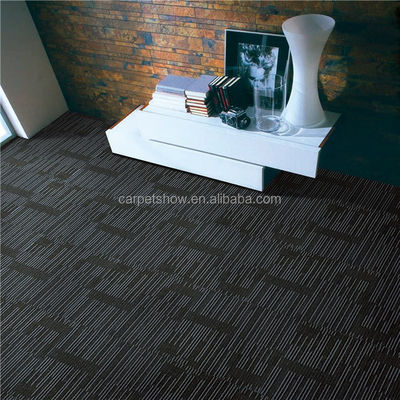 50x50cm Good Ware-Resistant Polypropylene Carpet Tile con supporto in PVC