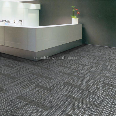 50x50cm Good Ware-Resistant Polypropylene Carpet Tile con supporto in PVC