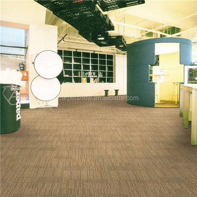 50x50cm Good Ware-Resistant Polypropylene Carpet Tile con supporto in PVC