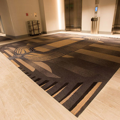 Rulli di tappeti extra spessi per hotel con disegno personalizzato e colori appuntiti per il corridoio