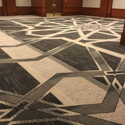 Moderno stile puzzle pattern Nylon stampa tappeti da parete a parete per hotel in bianco e nero