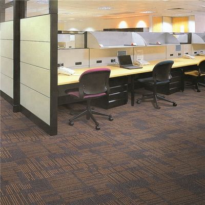 Altezza del mucchio 4mm 650g/mq 50x50cm Piastrelle quadrate tappeto da ufficio in design moderno 100% nylon