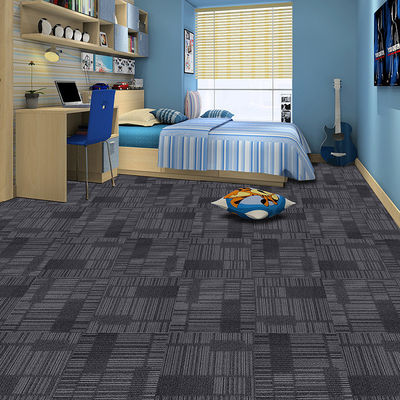 Altezza del mucchio 4mm 650g/mq 50x50cm Piastrelle quadrate tappeto da ufficio in design moderno 100% nylon