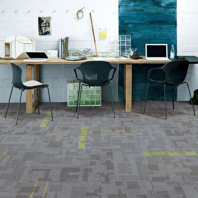 Servizi commerciali Piastrelle per tappeti 100% nylon con supporto in fibra di vetro in PVC