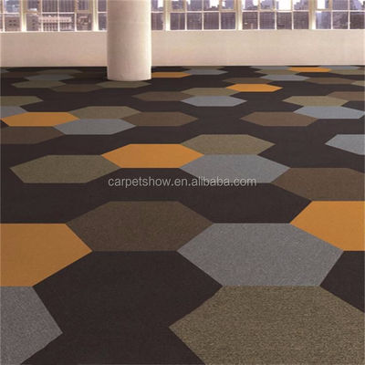 4500g/mq /-3% Peso totale Piastrelle di tappeto esagonale per soluzioni di pavimenti colorati personalizzate