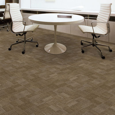 4500g/mq -3% Peso totale Quadrato PVC Carpet Fireproof Yarn Tile per la decorazione domestica