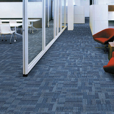 4500g/mq -3% Peso totale Quadrato PVC Carpet Fireproof Yarn Tile per la decorazione domestica