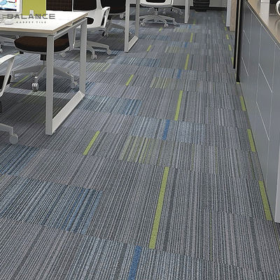 Sala commerciale stile moderno 600x600 piastrelle quadrate in PVC con disegno artificiale