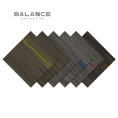 OEM PP Office Modular Carpet Tiles in stile orientale e design a ciuffi per uso commerciale