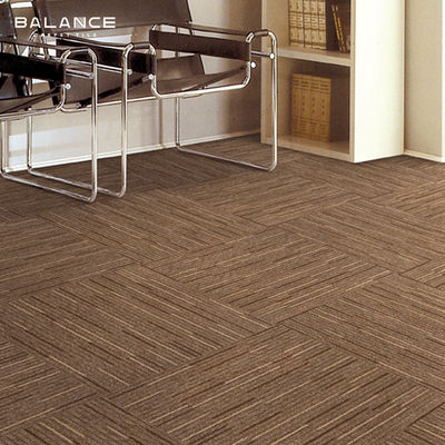 Piastrelle di tappeto di sostegno in PVC a strisce grigie 50x50 Quadratura