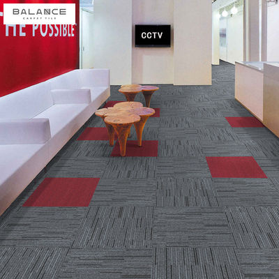 Piastrelle di tappeto di sostegno in PVC a strisce grigie 50x50 Quadratura