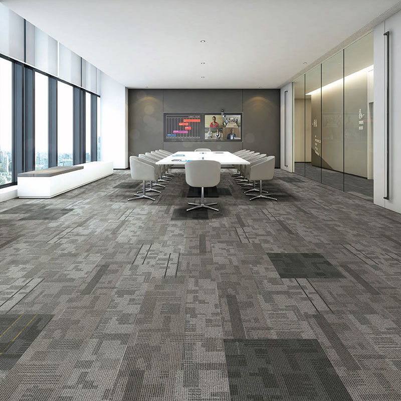 Sala commerciale 50 X 50 Modello di tessitura in nylon Moquette quadrata Piastrelle di tappeto per ufficio