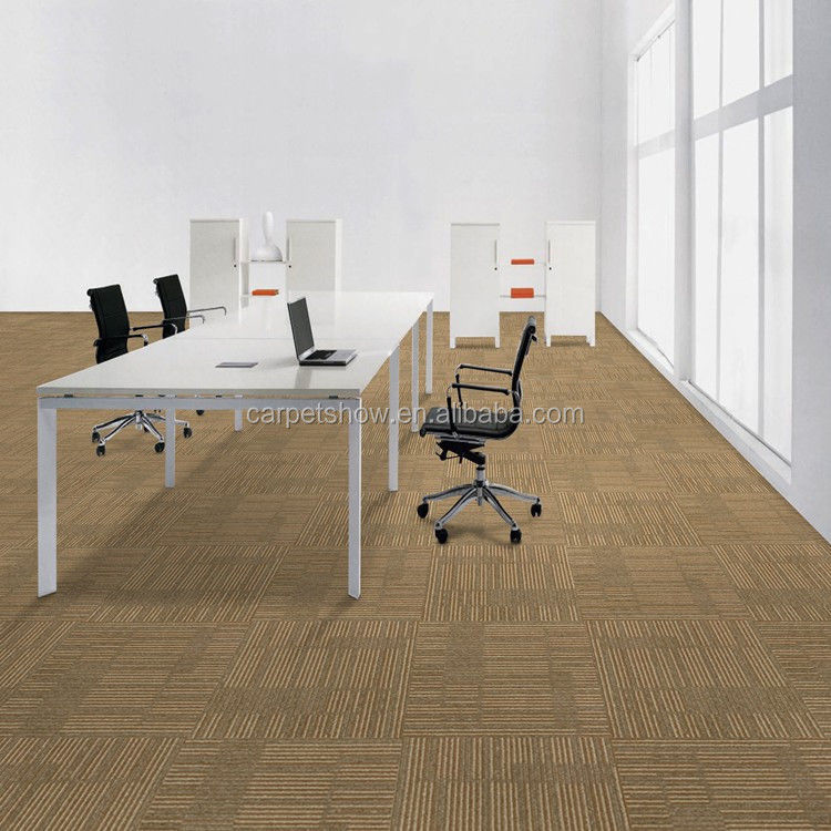 50*50cm Tufted Moderno Office PP Carpet Tile con bellissimo colore