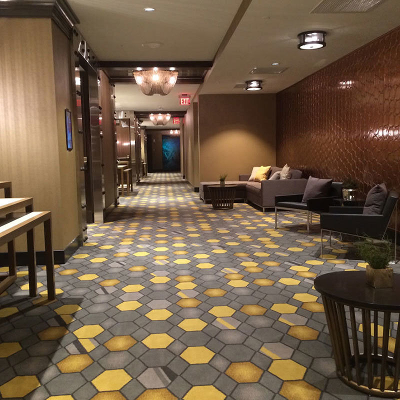 Tappeti di scala di hotel con 80% lana e 20% nylon, realizzati da Leading Carpet.