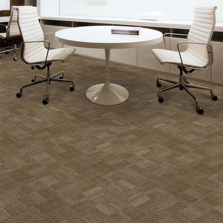 4500g/mq -3% Peso totale Quadrato PVC Carpet Fireproof Yarn Tile per la decorazione domestica