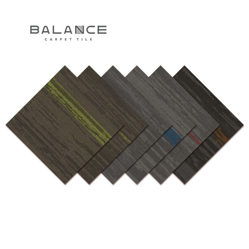 OEM PP Office Modular Carpet Tiles in stile orientale e design a ciuffi per uso commerciale