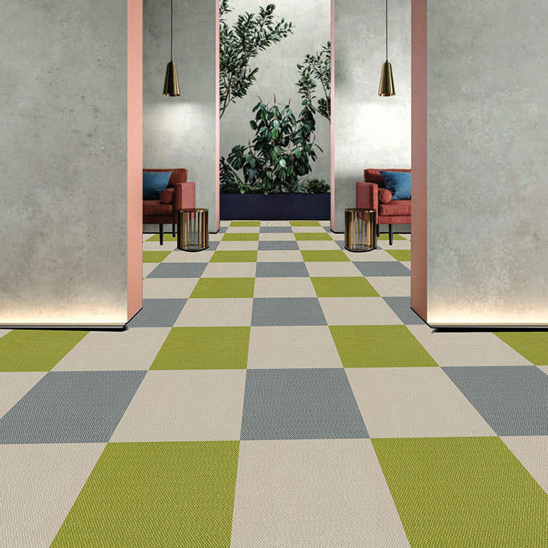 Piastra tagliata in nylon al 100% 50*50 Piastrelle per tappeti per il miglioramento e la ristrutturazione di pavimenti commerciali