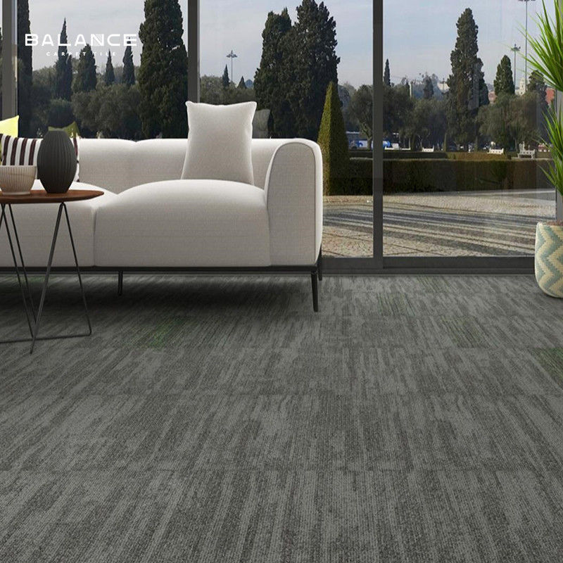 Piastrelle di tappeto modulare in nylon per pavimenti per uffici commerciali Spessore totale approssimativo 6,0 mm